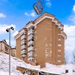 Al Lado De Plaza Con Piscina Climatizada Apartment