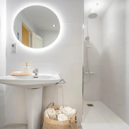 Al Lado De Plaza Apartment *