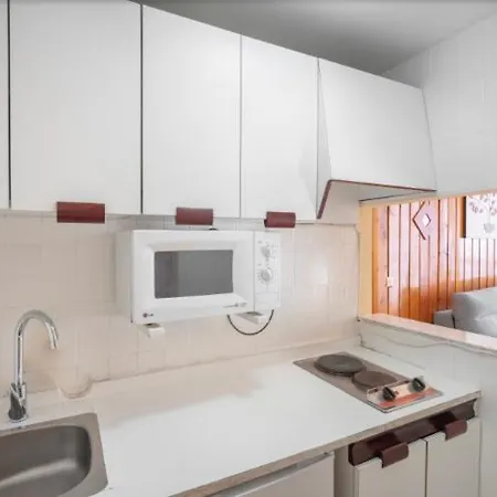 Al Lado De Plaza Apartment
