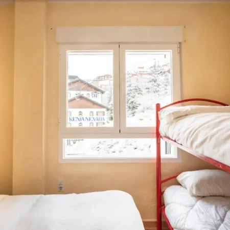 Al Lado De Plaza Con Piscina Climatizada