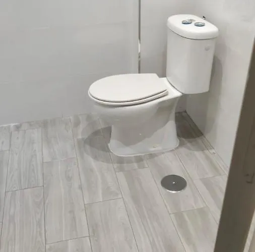 Al Lado De Plaza Con Piscina Climatizada