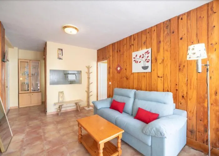 Al Lado De Plaza Con Piscina Climatizada